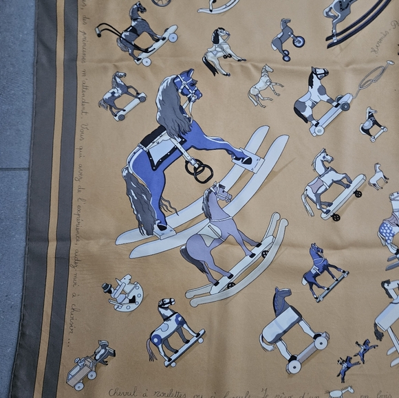 🇨🇵 HERMES silk scarf 90X 90 cm peach color authentic made in France 🇨🇵 - Picture 9 of 12